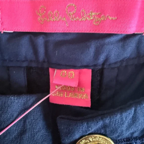 NWT Lilly Pulitzer Buttercup  Short In True Navy Size 00 - Picture 2 of 4